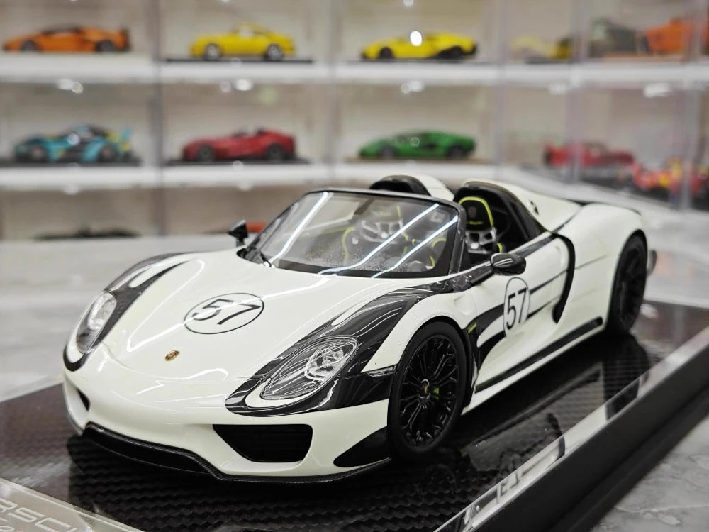 [YY] 1:18 Porsche 2013 918 Spyder Convertible #57 Model Car Resin / Closed Body