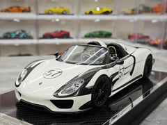 [YY] 1:18 Porsche 2013 918 Spyder Convertible #57 Model Car Resin / Closed Body