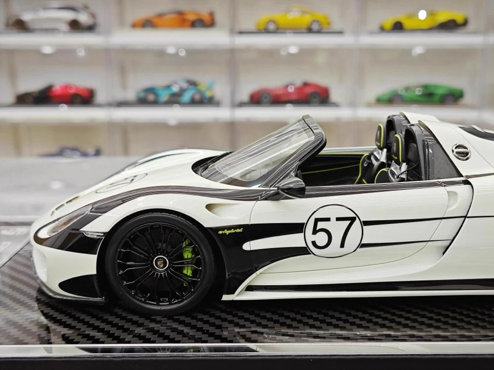 [YY] 1:18 Porsche 2013 918 Spyder Convertible #57 Model Car Resin / Closed Body