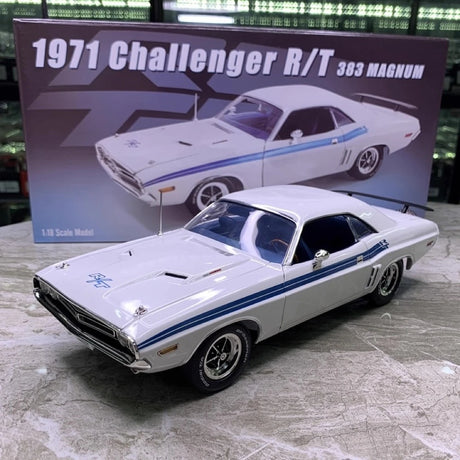 [ACME] 1:18 Dodge 1971 Challenger R/T White Model Car Die-Cast
