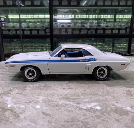 [ACME] 1:18 Dodge 1971 Challenger R/T White Model Car Die-Cast