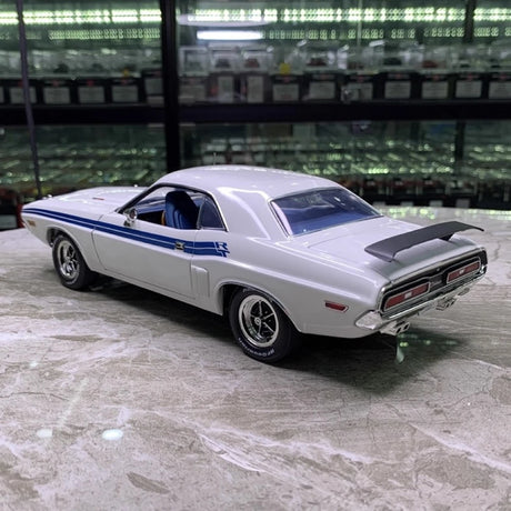 [ACME] 1:18 Dodge 1971 Challenger R/T White Model Car Die-Cast