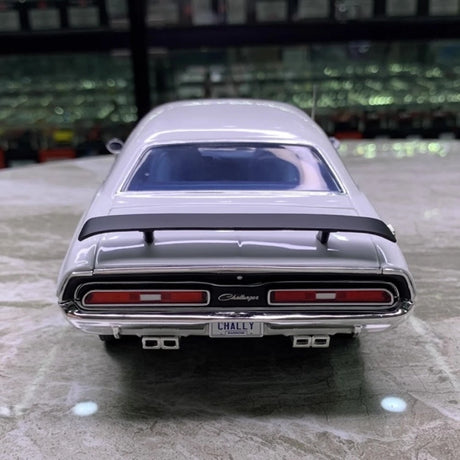[ACME] 1:18 Dodge 1971 Challenger R/T White Model Car Die-Cast