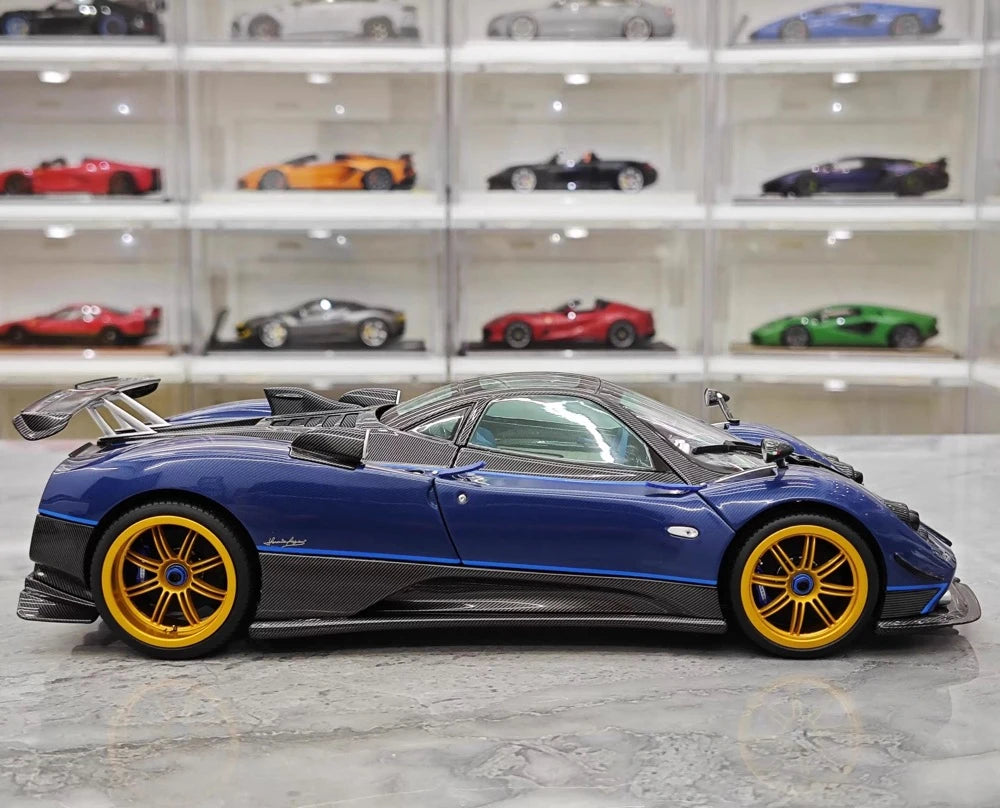 [Almost Real] 1:18 Pagani 2010 Zonda Tri-Colore modellino di auto Die-Cast