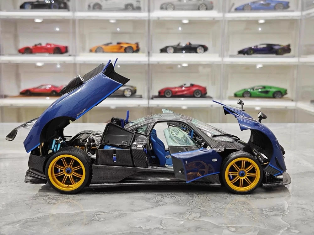 [Almost Real] 1:18 Pagani 2010 Zonda Tri-Colore modellino di auto Die-Cast
