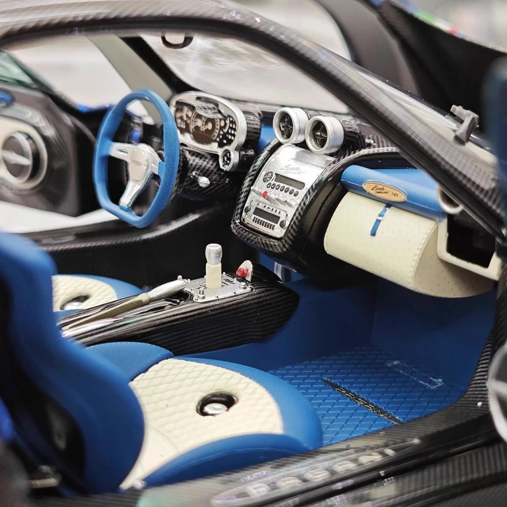 [Almost Real] 1:18 Pagani 2010 Zonda Tri-Colore modellino di auto Die-Cast