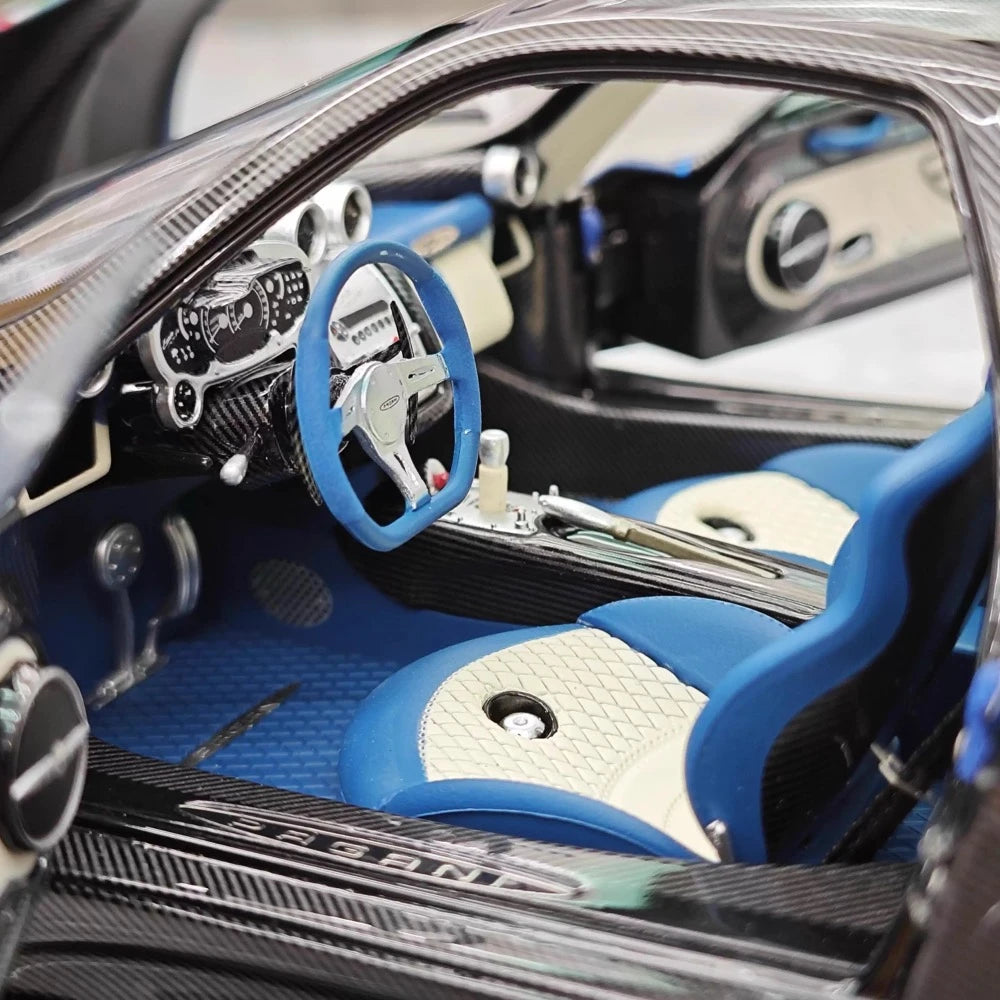 [Almost Real] 1:18 Pagani 2010 Zonda Tri-Colore Model Car Die-Cast