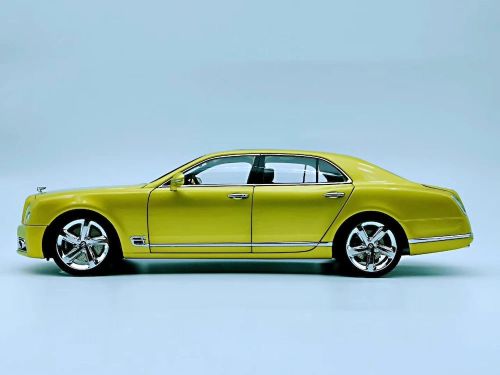 [Almost Real] 1:18 Bentley 2015 Mulsanne Speed Gold Model Car Die-Cast