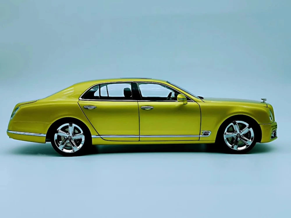 [Almost Real] 1:18 Bentley 2015 Mulsanne Speed Gold Model Car Die-Cast