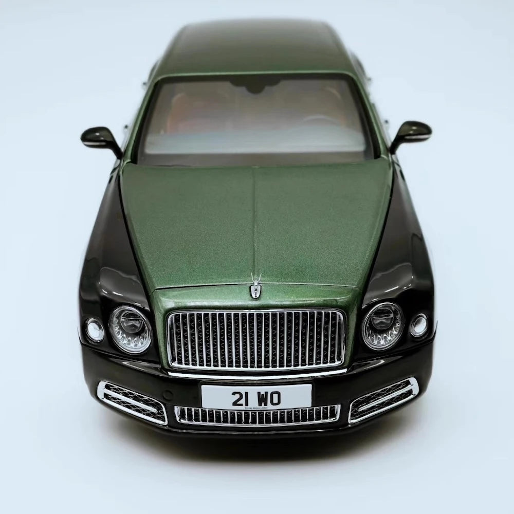 [Almost Real] 1:18 Bentley 2015 Mulsanne Speed Green Model Car Die-Cast