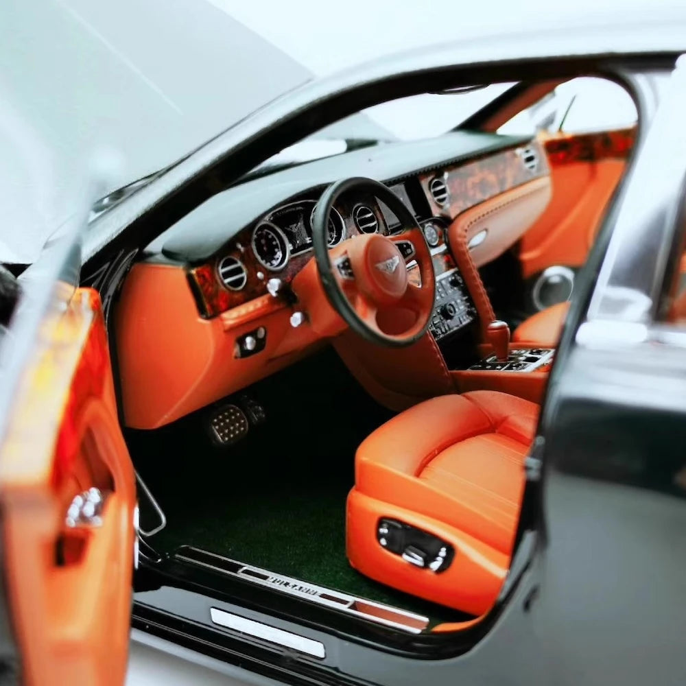 [Almost Real] 1:18 Bentley 2015 Mulsanne Speed Green Model Car Die-Cast