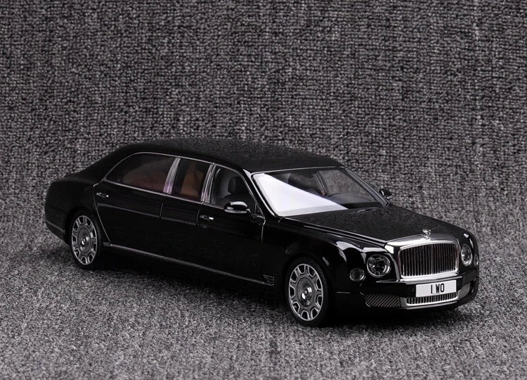[Almost Real] 1:18 Bentley 2017 Mulsanne Extended Wheelbase Black Model Car Die-Cast