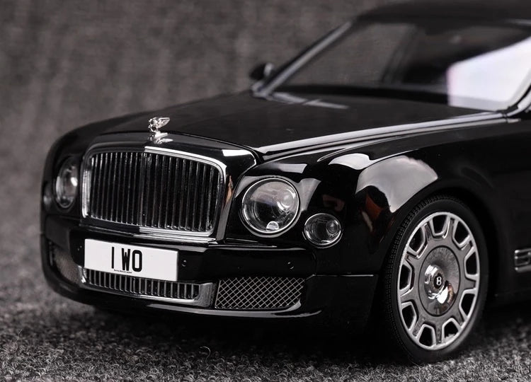[Almost Real] 1:18 Bentley 2017 Mulsanne Extended Wheelbase Black Model Car Die-Cast
