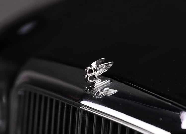 [Almost Real] 1:18 Bentley 2017 Mulsanne Extended Wheelbase Black Model Car Die-Cast