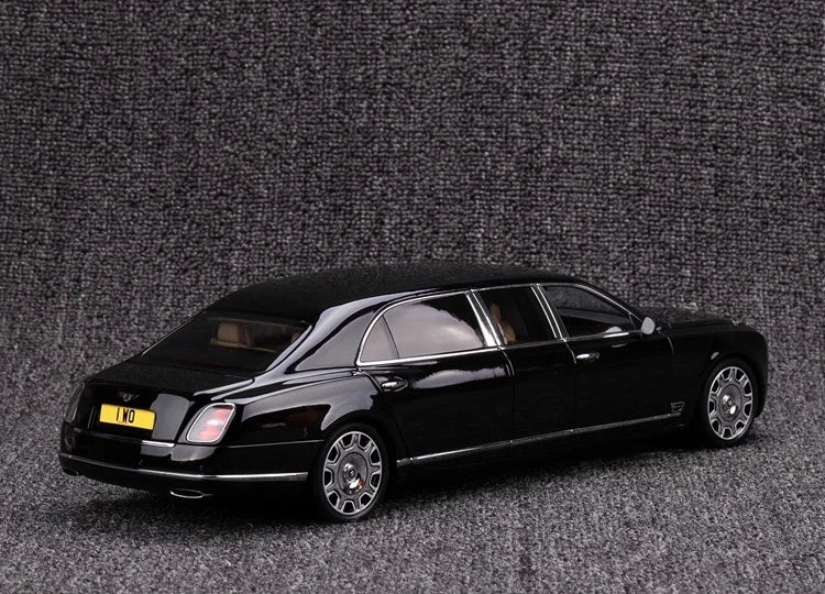 [Almost Real] 1:18 Bentley 2017 Mulsanne Extended Wheelbase Black Model Car Die-Cast