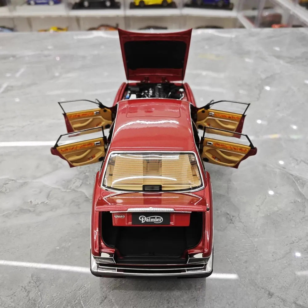[Almost Real] 1:18 Jaguar 1986 XJ40 Red Model Car Die-Cast