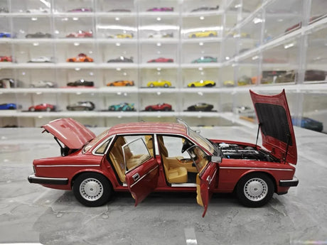 [Almost Real] 1:18 Jaguar 1986 XJ40 Red Model Car Die-Cast