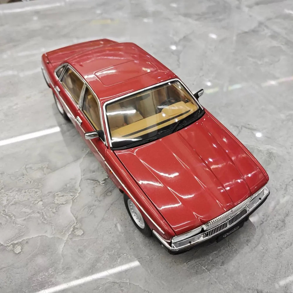 [Almost Real] 1:18 Jaguar 1986 XJ40 Red Model Car Die-Cast