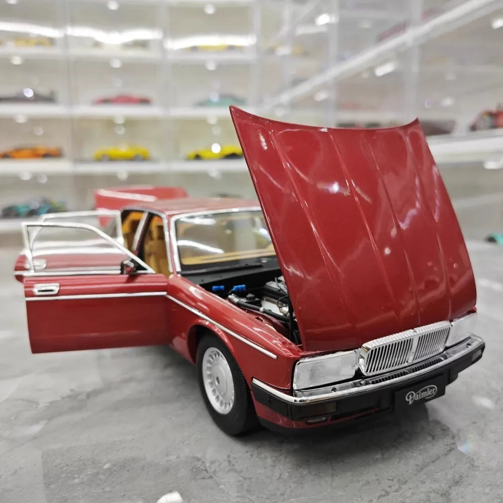 [Almost Real] 1:18 Jaguar 1986 XJ40 Red Model Car Die-Cast