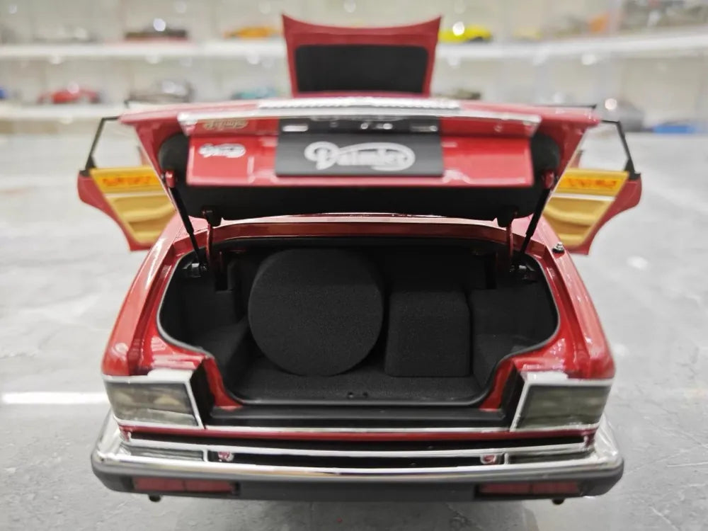 [Almost Real] 1:18 Jaguar 1986 XJ40 Red Model Car Die-Cast