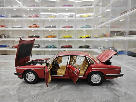 [Almost Real] 1:18 Jaguar 1986 XJ40 Red Model Car Die-Cast