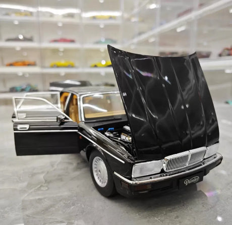 [Almost Real] 1:18 Jaguar 1986 XJ40 Black Model Car Die-Cast
