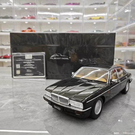 [Almost Real] 1:18 Jaguar 1986 XJ40 Black Model Car Die-Cast