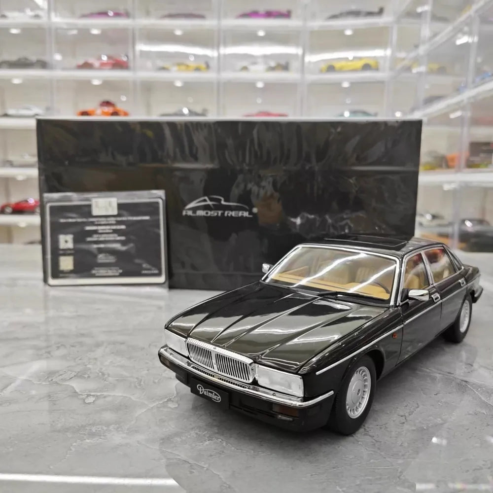 [Almost Real] 1:18 Jaguar 1986 XJ40 Black Model Car Die-Cast