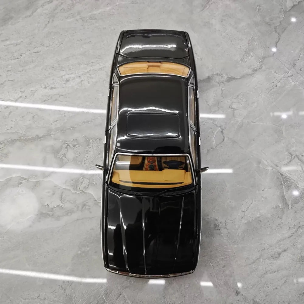 [Almost Real] 1:18 Jaguar 1986 XJ40 Black Model Car Die-Cast
