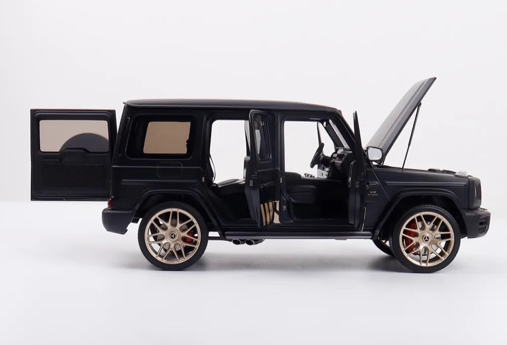 [Almost Real] 1:18 Mercedes-Benz 2019 AMG G63 Black & Gold Model Car Die-Cast