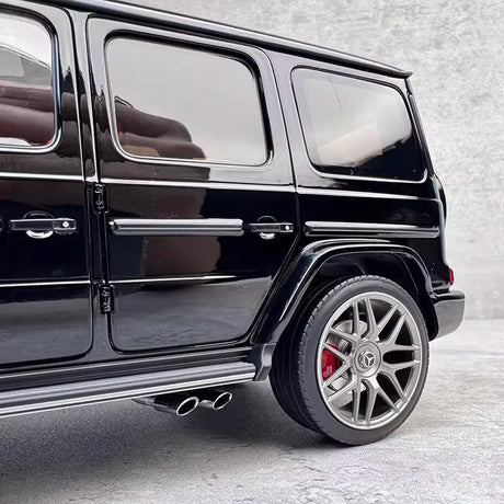 [Almost Real] 1:18 Mercedes-Benz 2019 AMG G63 Black Model Car Die-Cast
