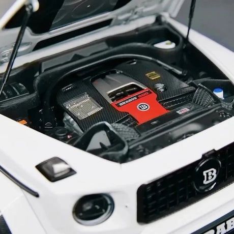 [Almost Real] 1:18 Mercedes-Benz 2023 G63 AMG 4x4 Brabus 800 White Model Car Die-Cast