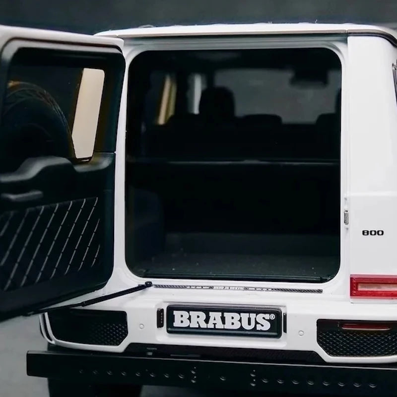 [Almost Real] 1:18 Mercedes-Benz 2023 G63 AMG 4x4 Brabus 800 White Model Car Die-Cast