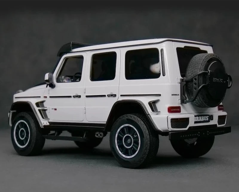 [Almost Real] 1:18 Mercedes-Benz 2023 G63 AMG 4x4 Brabus 800 White Model Car Die-Cast