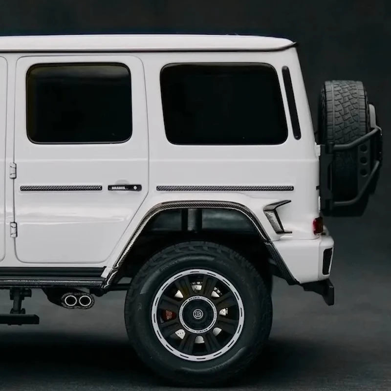 [Almost Real] 1:18 Mercedes-Benz 2023 G63 AMG 4x4 Brabus 800 White Model Car Die-Cast