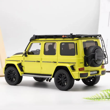 [Almost Real] 1:18 Mercedes-Benz 2023 G63 AMG 4x4 Brabus 800 Yellow Model Car Die-Cast
