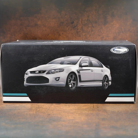 [Apex] 1:18 Ford 2012 FPV GT-R Spec Boss 335 White Model Car Resin