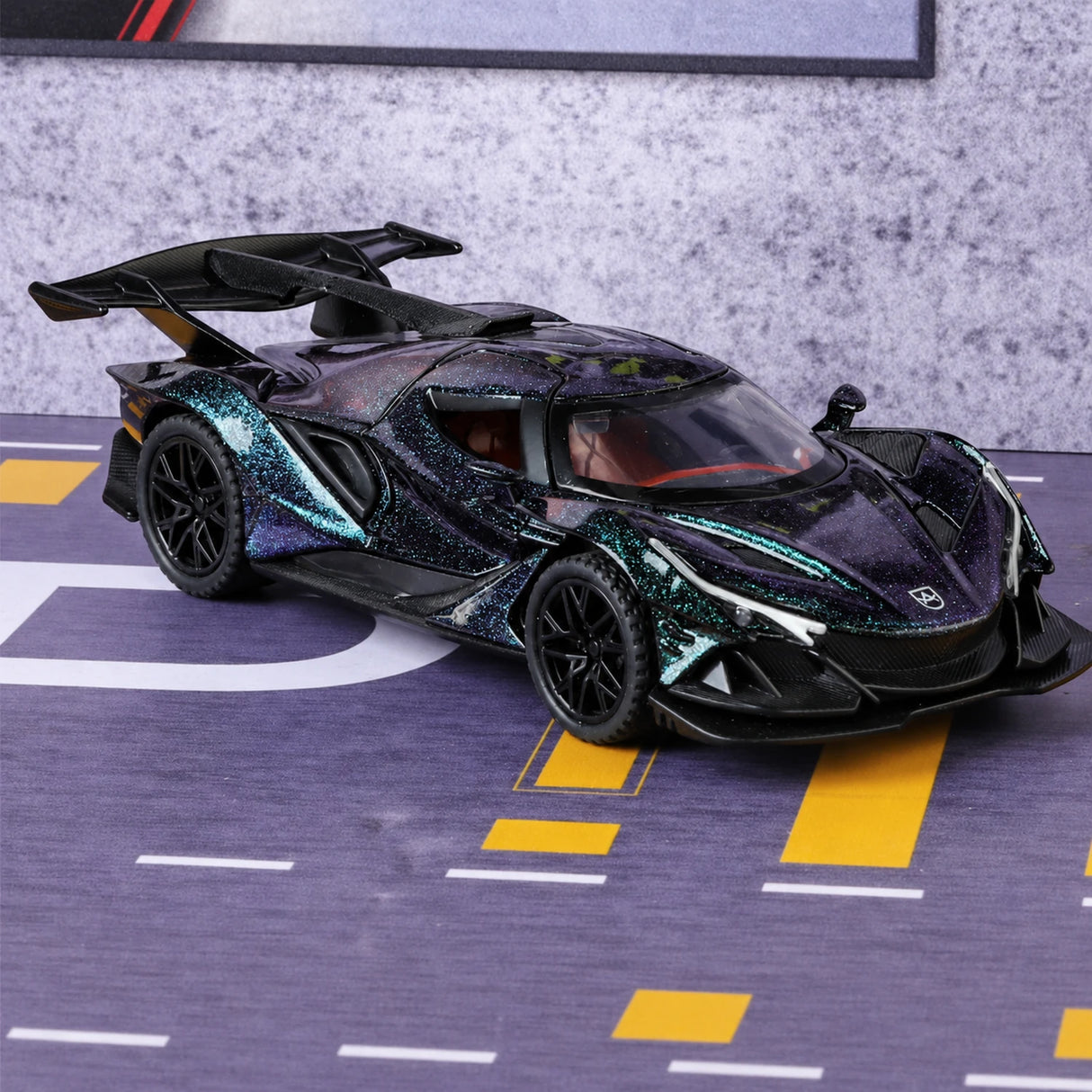 Apollo 2019 Intensa Emozione Purple 1:32 – Modèle d’exposition en métal moulé sous pression