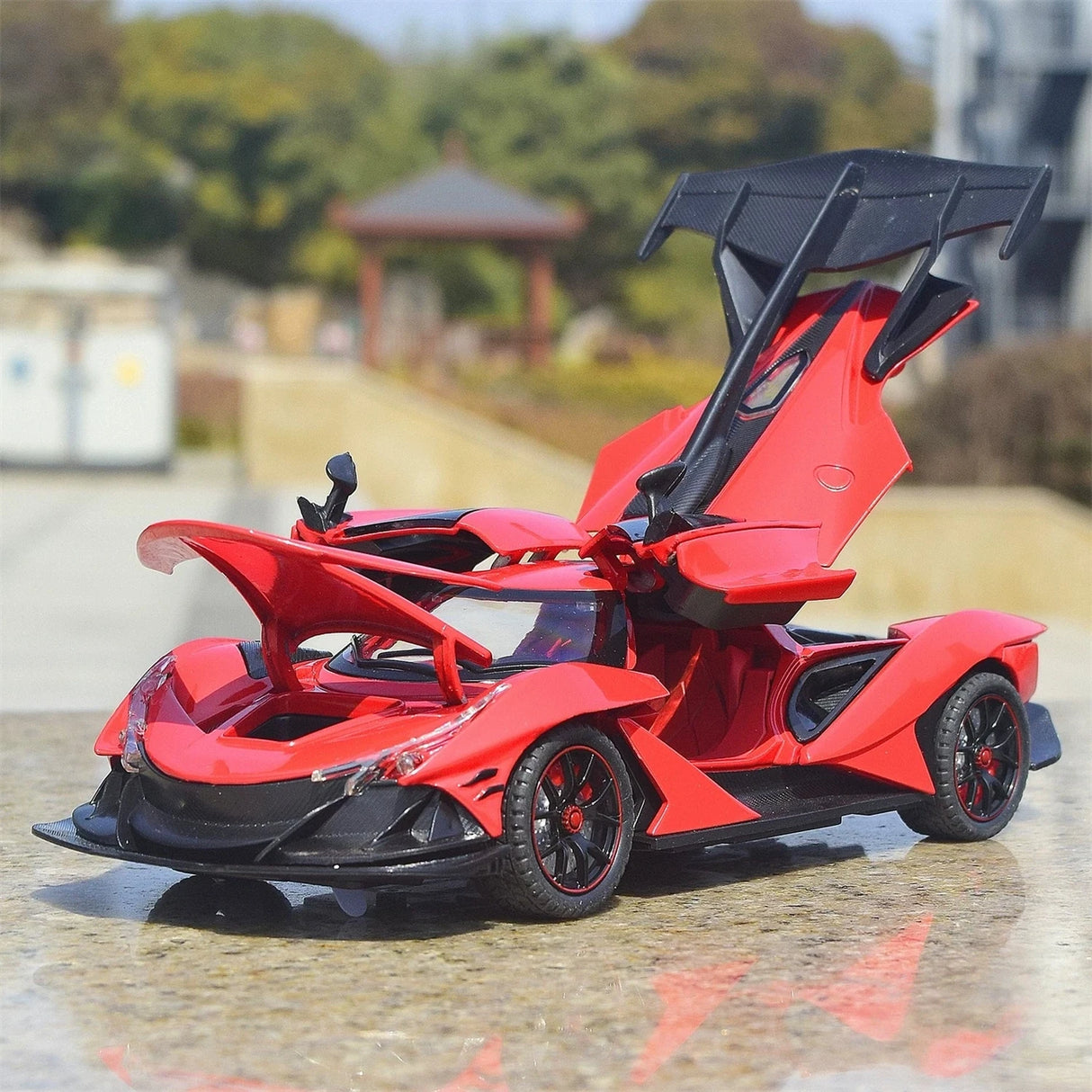 Apollo 2019 Intensa Emozione Red 1:24 – Modèle d’exposition en métal moulé sous pression