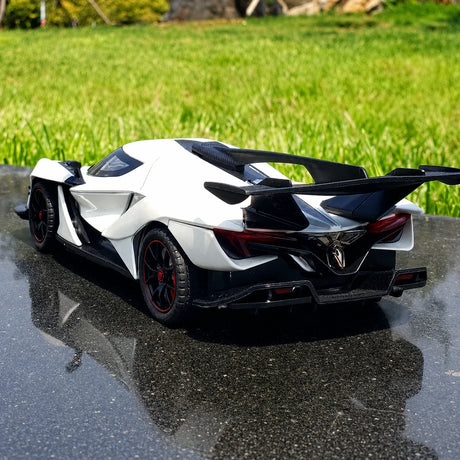 Apollo 2019 Intensa Emozione White 1:24 – Modèle d’exposition en métal moulé sous pression