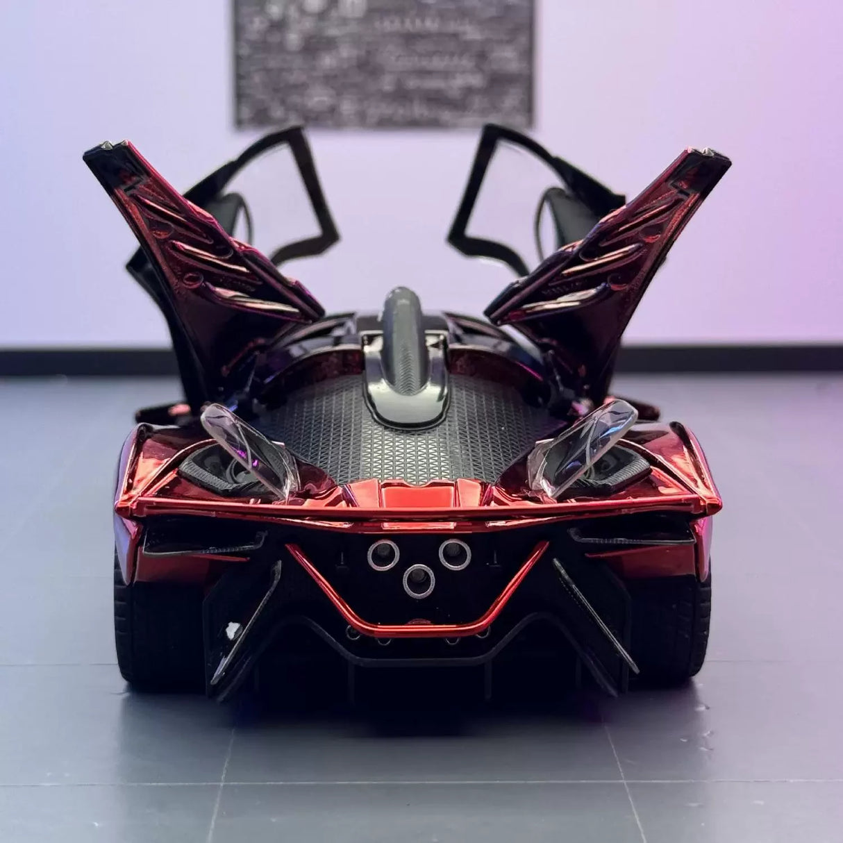 Apollo 2022 Project Evo Metallic rood 1:24 – diecast displaymodel