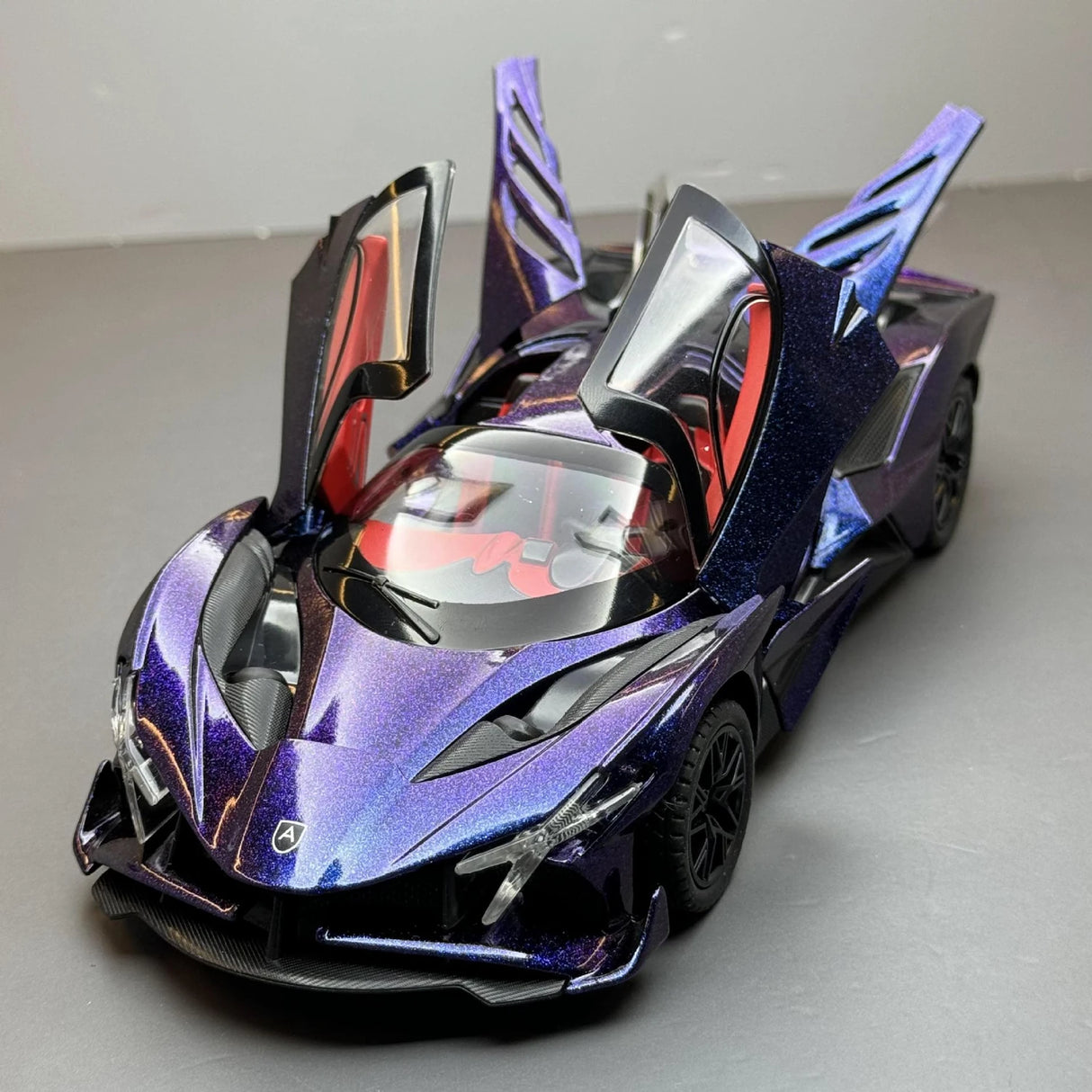 Apollo 2022 Project Evo paars 1:24 – diecast displaymodel