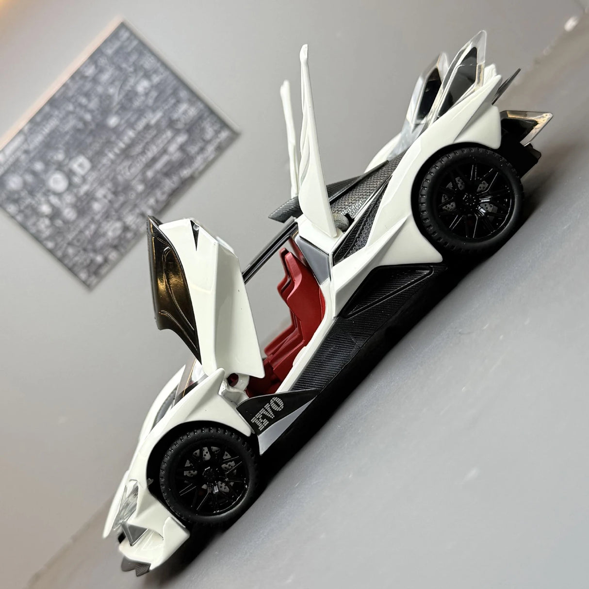 Apollo 2022 Project Evo White 1:32 – Druckguss-Display-Modell in Druckguss