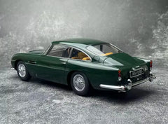 [AutoArt] 1:18 Aston Martin 1963 DB5 Green Model Car Die-Cast