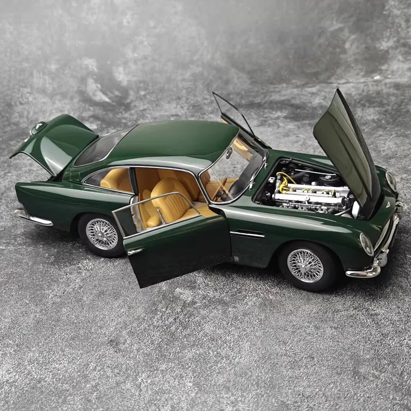 [AutoArt] 1:18 Aston Martin 1963 DB5 Green Model Car Die-Cast