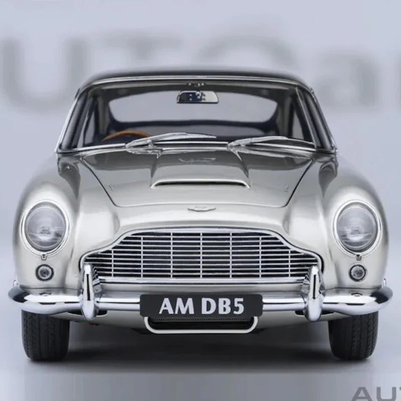 [AutoArt] 1:18 Aston Martin 1963 DB5 Silver Model Car Die-Cast