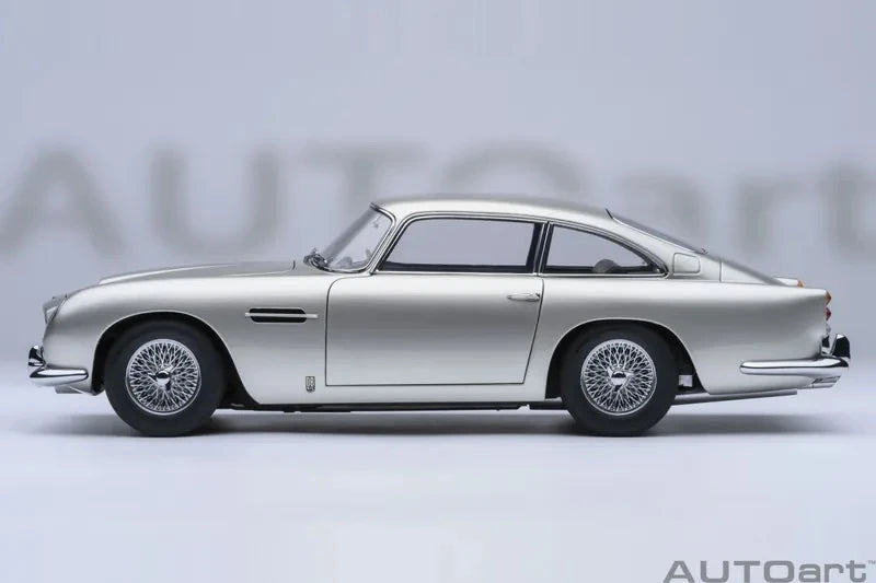 [AutoArt] 1:18 Aston Martin 1963 DB5 Silver Model Car Die-Cast