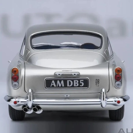 [AutoArt] 1:18 Aston Martin 1963 DB5 Silver Model Car Die-Cast