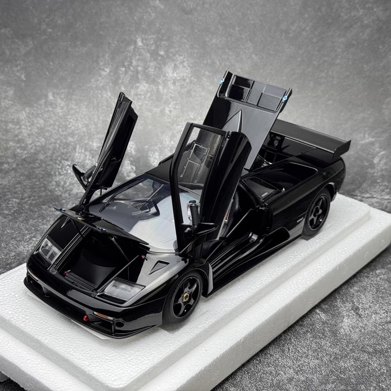 [AutoArt] 1:18 Lamborghini 2000 Diablo GTR Black Model Car Die-Cast