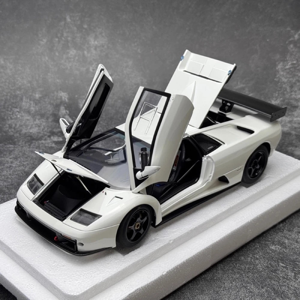 [AutoArt] 1:18 Lamborghini 2000 Diablo GTR White Model Car Die-Cast